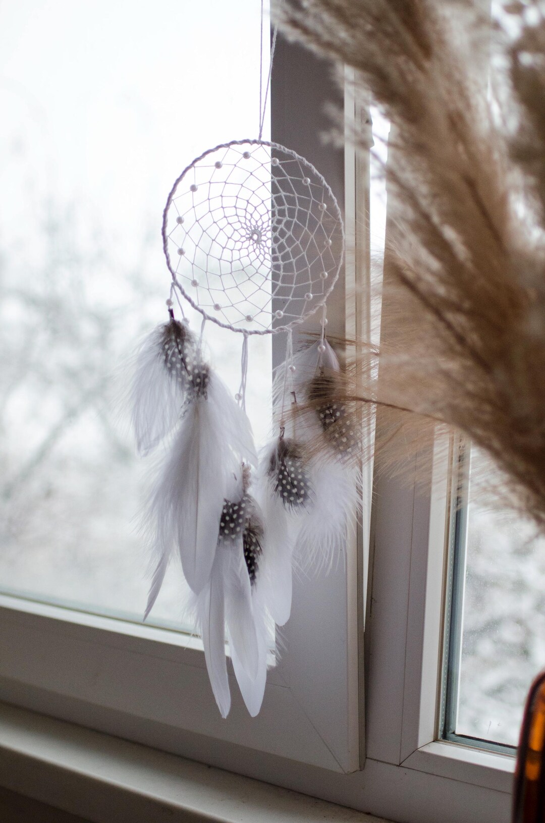 Acchiappasogni Aladeno Bianco Fatto A Mano - Decorazione Parete Con Piume, Ideale Per Camera Da Letto