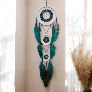 Enchanting XL Green Dreamcatcher, Native-Inspired Wall Art, Perfect Boho Decor, Unique Christmas Gift, Handcrafted with Beads & Feathers