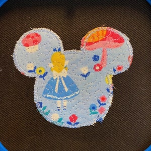 mouse outline applique embroidery, quilted applique, zigzag edge applique, quilted embroidery designs, machine embroidery files