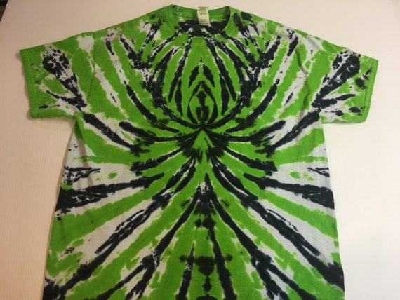 Spider Spiral Tie Dyed Crew neck Short Sleeve Tee XL and XXL