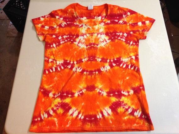 Ladies Fish scaled pattern Tie Dye V Neck