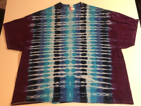 Tie Dyed Striped Pattern Tee size 5XL and XL