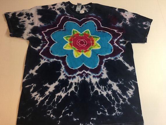 Tie Dyed Mandala Tee shirt XL