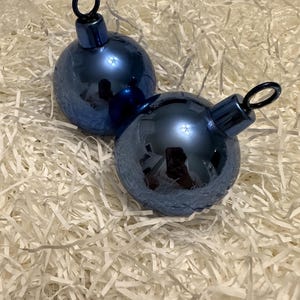 Blue Christmas baubles, Christmas baubles, colorful Christmas decoration, Christmas tree hangings, Christmas tree decoration, blue baubles