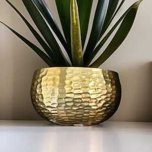 gold planter, bee hive look unique gold planter, gold home decor, gold plant pots, gold indoor planter, living room decor, metal plant pot