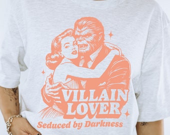 Camiseta amante de vilões: camiseta retrô com temática de romance sombrio e literário