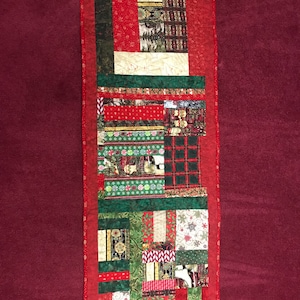 Christmas Cabin Table Runner/Holiday Table Runner/Scrappy Table Runner/18x50 inch Christmas Table Runner/Red and Green Table Runner