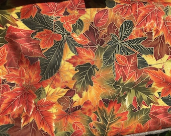 Oranje, goud en groene herfststof met gouden accent, bladontwerp oranje stof, groene stof, 100% quilterskatoen, stof te koop, golvend ontwerp
