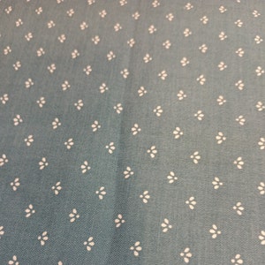Tessuto blu fiordaliso con disegno floreale, tagliato su misura, 100% cotone quilter, tessuti blu in vendita