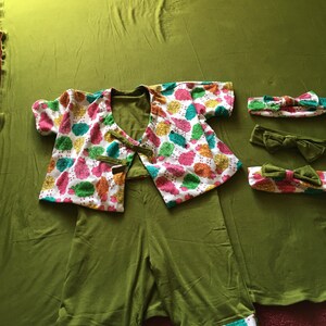 Newborn Gender Neutral Baby Shower Gift Set/Rainbow Colored Swaddle Blanket, Onesie And Kimono Set With Three One Size Fits All Head Wrap