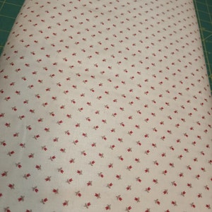 Tiny Red Roses With Beige Stems On White Fabric, White Fabric With Floral Design, 100% Quilter&#39;s Cotton,White Fabric