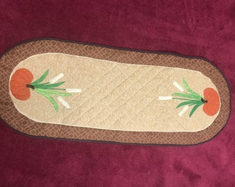 Caminho de mesa acolchoado para o Dia de Ação de Graças/Caminho de mesa de abóbora/Caminho de mesa de outono/Toalha de mesa festiva/Caminho de mesa para sofá ou mesa de centro/Decoração para sala de jantar