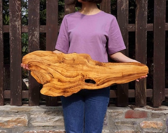 Live Edge olijfhouten serveerplank, gepersonaliseerde kaasplank