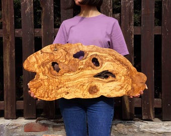 Unieke olijfhouten charcuterieplank, kaasplank met scherpe rand