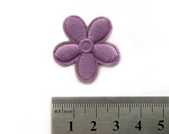 Little Purple Flower Patch Iron on 3cm - Lilac Flower Badge - DIY Embroidery