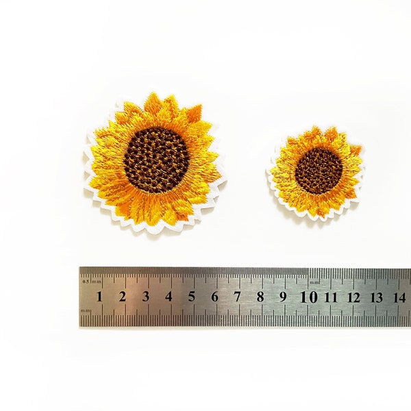 2 Sonnenblumen Set Bügelbilder - Sonnenblume Aufnäher - Gelbe Blume Aufnäher - Kleine Aufnäher - DIY Embroidery Flowers - ca 6,5cm und 4,5cm