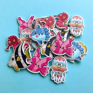 15 pezzi di bottoni da cucito in legno a forma di animali marini - Disegni di pesci e cavallucci marini per scrapbooking