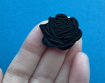 Mini Schwarze Rose Aufnäher - Kleine Blume Applikation - Embroidery Rose - Aufnäher zum nähen - 2.9 cm x 3.2 cm