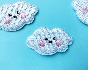 Cute Cloud Patch Iron on - Small Kawaii White Cloud Badge Sew on with Pink Cheeks - Embroidery Weather Patches - 2.5cm x 4cm
