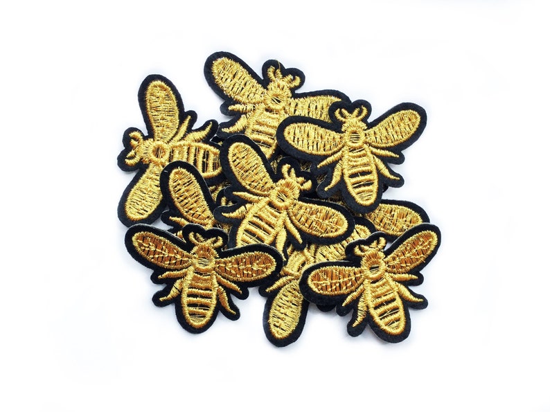 1+ Bee Patch - Iron on Gold Bee Patches for Jackets DIY Small Embroidered Insect Badge for Nature Flower Lovers Stocking Filler 3.9cmx5.1cm 