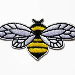Bumble Bee Patches - Iron on Bee Badge Iron on - Embroidery Applique Patches for Nature Lovers