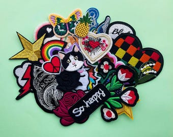 15Pcs CUSTOMIZABLE Patch Bundle - Iron on Patches Surprise Mix Set for Backpacks, Denim Jackets - Boys Girls Kids Christmas Gift Party Favor