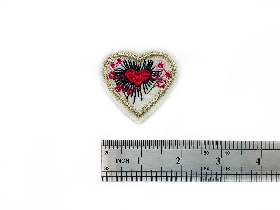 40 Pcs Cute Fabric Mini Heart Patches, Iron-On Love Heart Embroidered  Patch, Sew On Patch DIY Clothing Craft Decoration Accessories, Repair