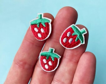 3pcs Mini Strawberry Badges - Embroidered Small Fruit Patches Iron on