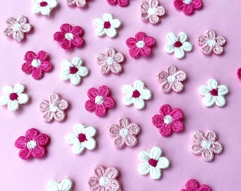 10pcs+ Mini Pink Flower Patches 15mm -  Small Applique Pink Daisy Mix - SEW ON