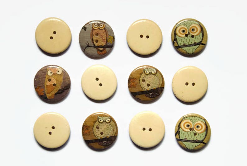 Large 25mm owl buttons