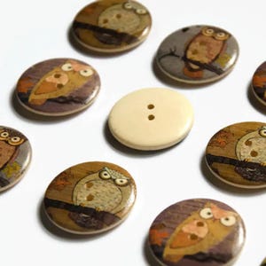 8+ Owl Buttons - 25mm Wooden Buttons Cute Forest Animal DIY Autumn Craft Supplies - Sewing Embellishments 1 Inch Round Bird Buttons