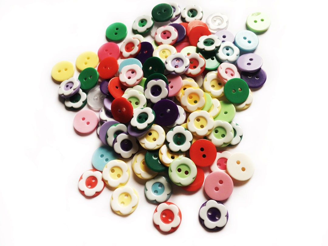 Pretty Button 12+ Bright Flower Buttons 13mm Resin Buttons - Assorted Colours ...
