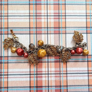 Leaf Charm Bracelet  - Vintage 1960's - Fall - Gold / Copper - Leaves