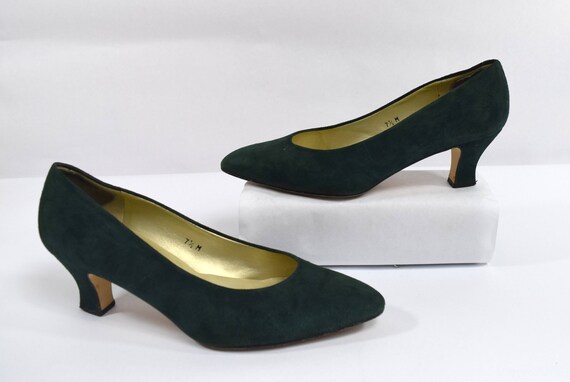 bandolino suede pumps