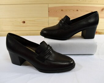 Mootsies Tootsies Vintage 80s Brown Leather Heeled Slip on Loafers Size 7.5