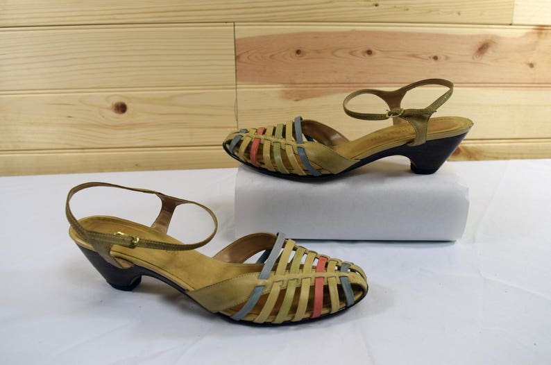 naturalizer tan heels