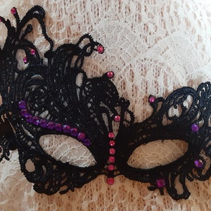 Masquerade Masks (pink/ purple)
