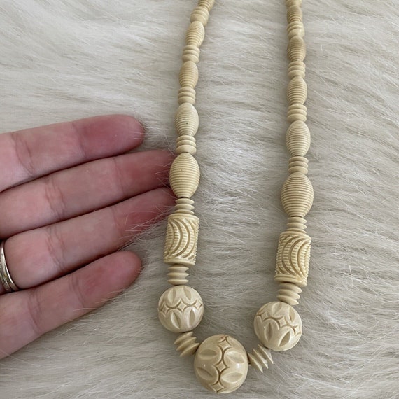 Vintage 17” Carved Stone 70’s Necklace Graduated … - image 4