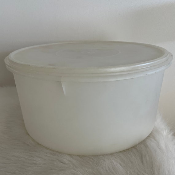 Vintage Tupperware Large Round Container Lid. White. Cake Taker