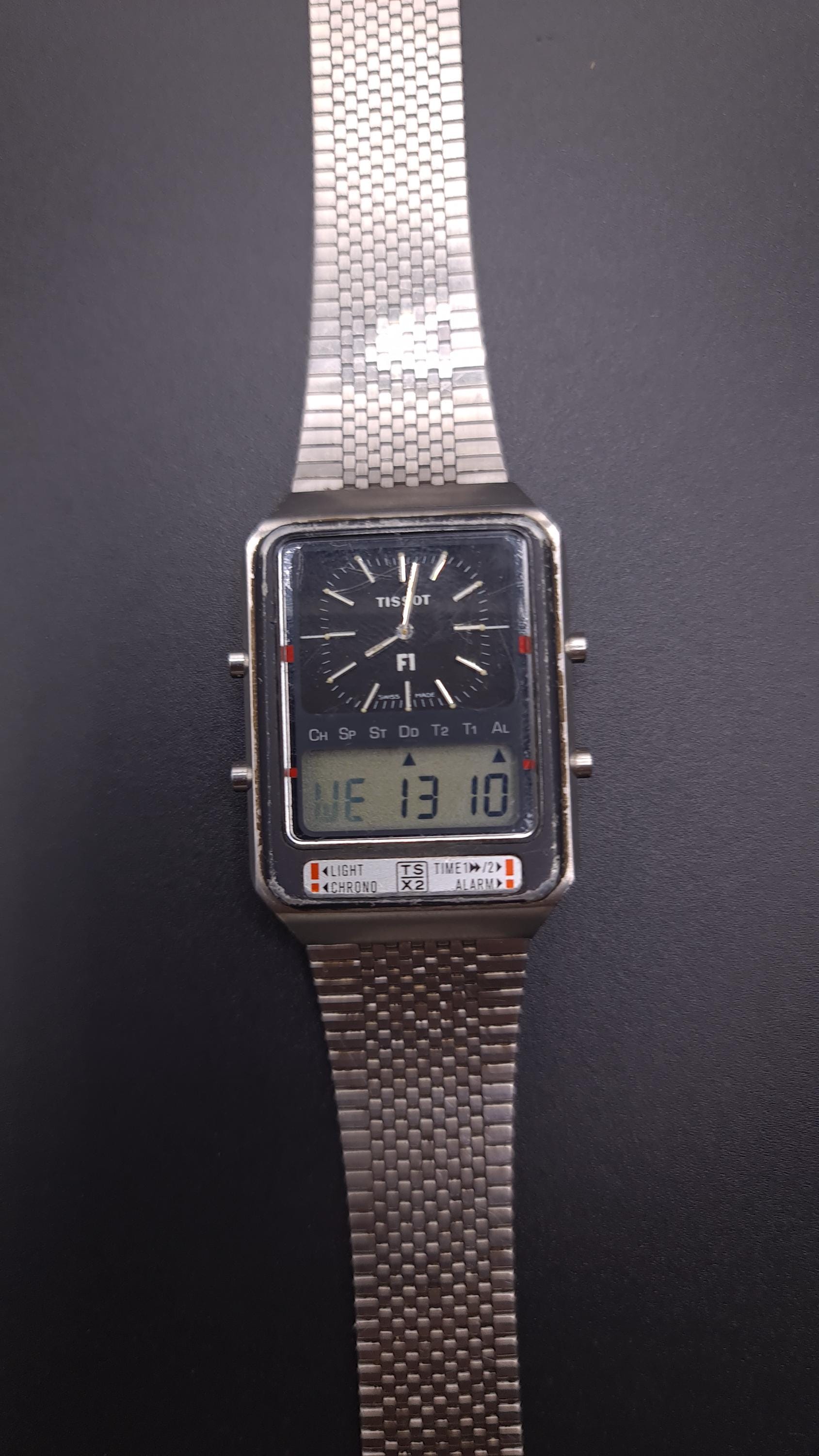 Lcd quartz watch Italia