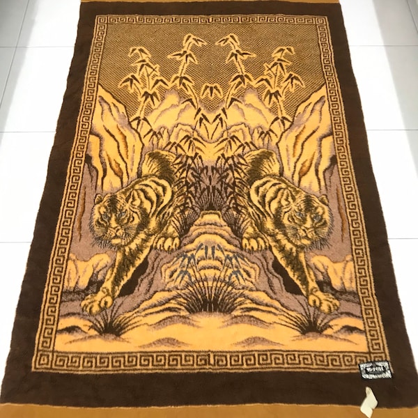 Vintage 55”x 78” inches 2 Sided Acrylic Floor Carpet Soft Home Living Room Bedroom Japanese Style with 2 Crouching Tigers Design.