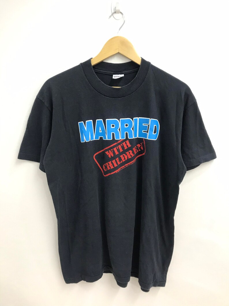 Free Shipping Lasting Live Action Television Sitcom..Size L..Made in USA Vintage 1987 Married With Children American Longest