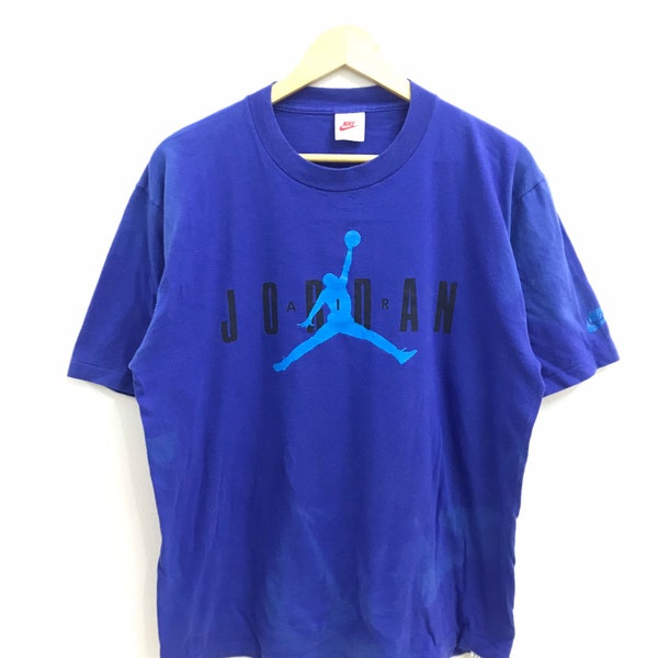 Vintage 90s Nike Air Jordan tshirt..Size M..Made in USA