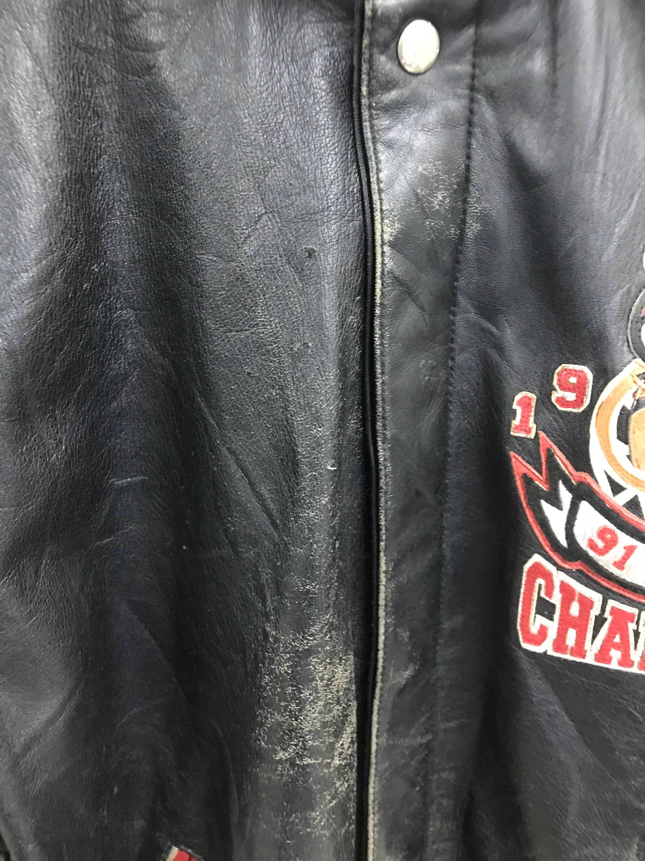 Vintage 1996 Chicago Bulls NBA Champions Leather Jacket..size L..made in  USA 
