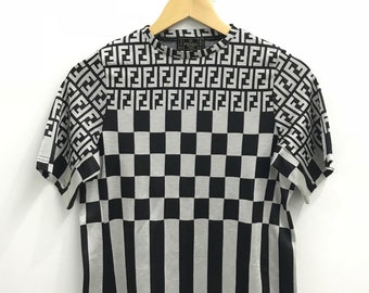 Vintage Fendi Monogram Camiseta Blanco Negro.. Hecho en Italia