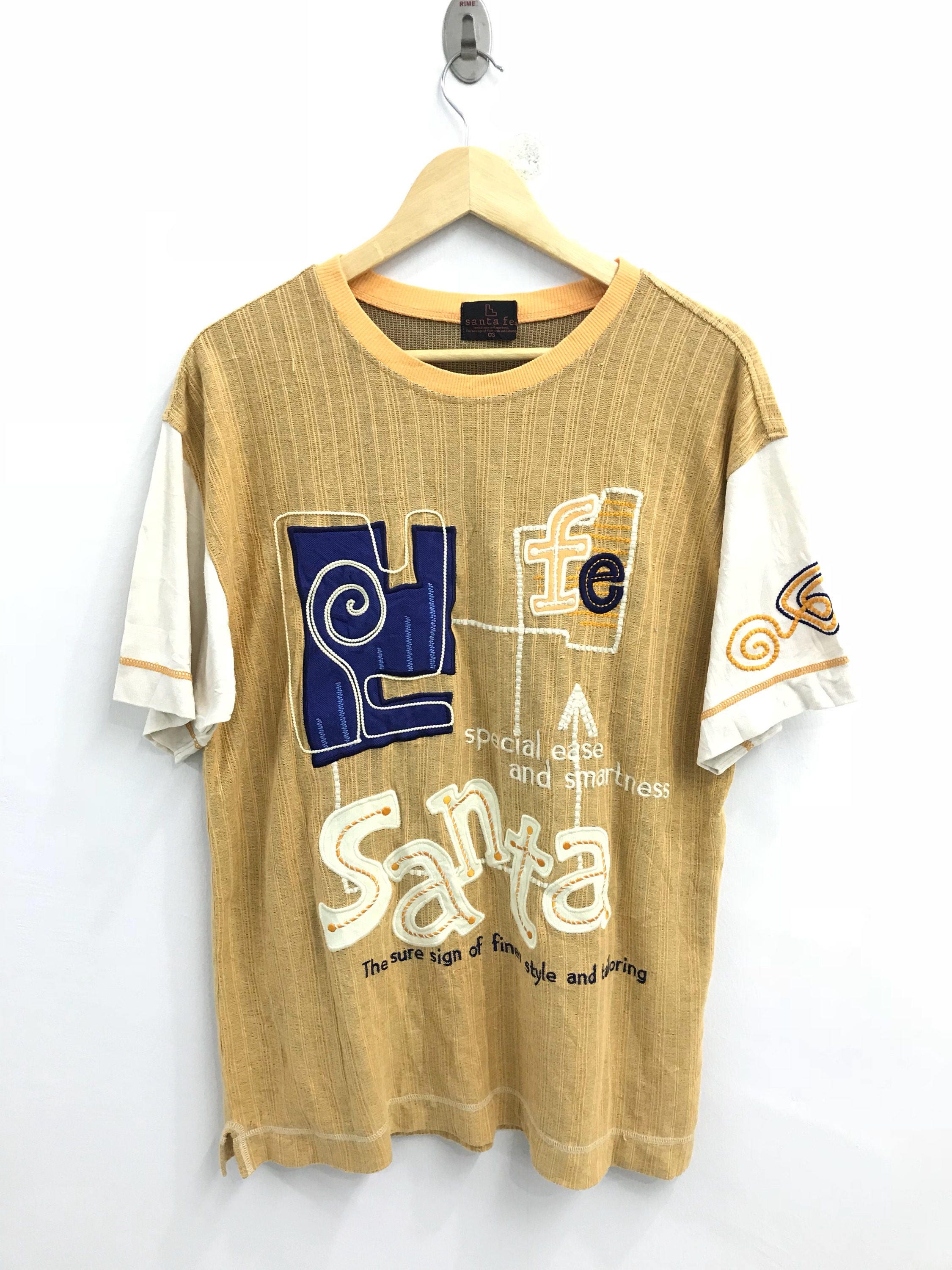 ビンテージ サンタフェ T シャツ。刺繍のスペルアウト。とても素敵な 