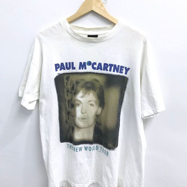 Vintage 90s Paul Mc Cartney "The New World Tour" tshirt..The Beatles..John Lennon..Size L..Made in USA.