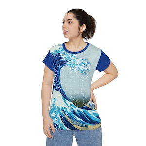 Women's Shirt, Great Wave Graphic Tee, Ocean Art Top, Japanese Inspired T-Shirt, Summer Beachwear, Casual Wear for Her