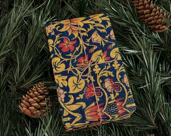 William Morris Wrapping Paper | Patterned Floral Gift Wrap Rolls