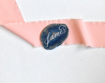 Pointed pen agate place card (blue)